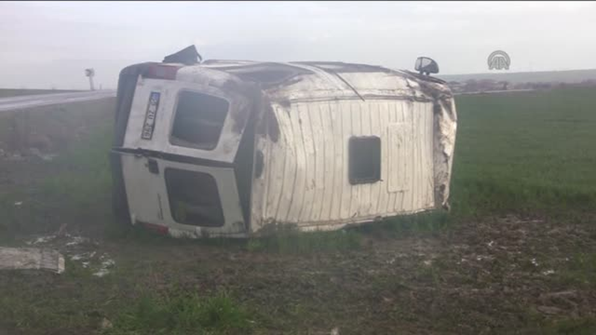 Öğrenci Servisi Devrildi: 1 Ölü, 13 Yaralı