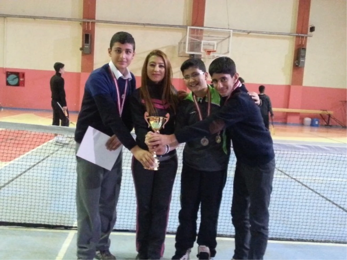 Okullar Arası Gençler ve Yıldızlar Tenis Müsabakaları Sona Erdi