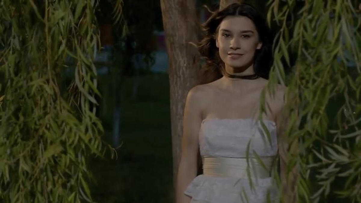 Peri Masalı İngilizce Dublajlı Fragman