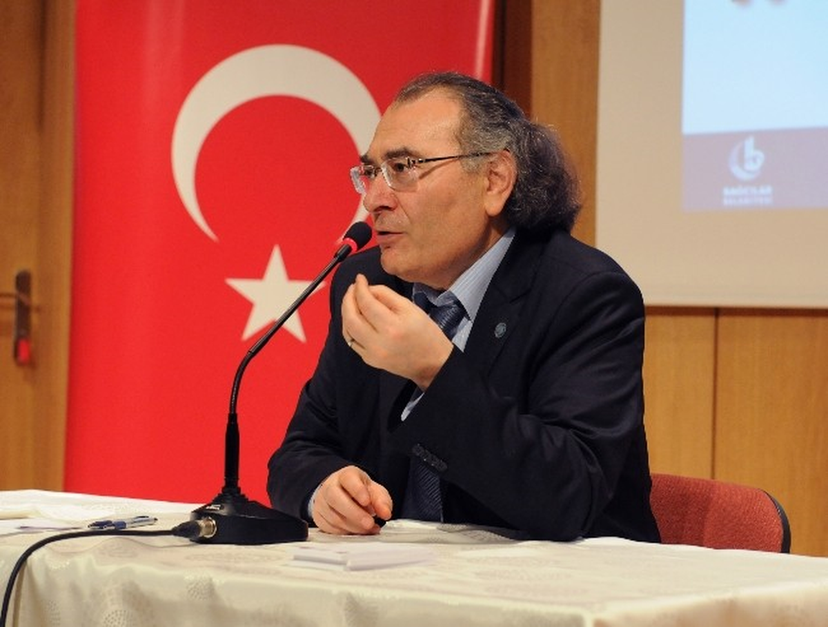 Prof. Dr. Nevzat Tarhan: "Kadın Erkek Eşit Değil, Farklıdır"