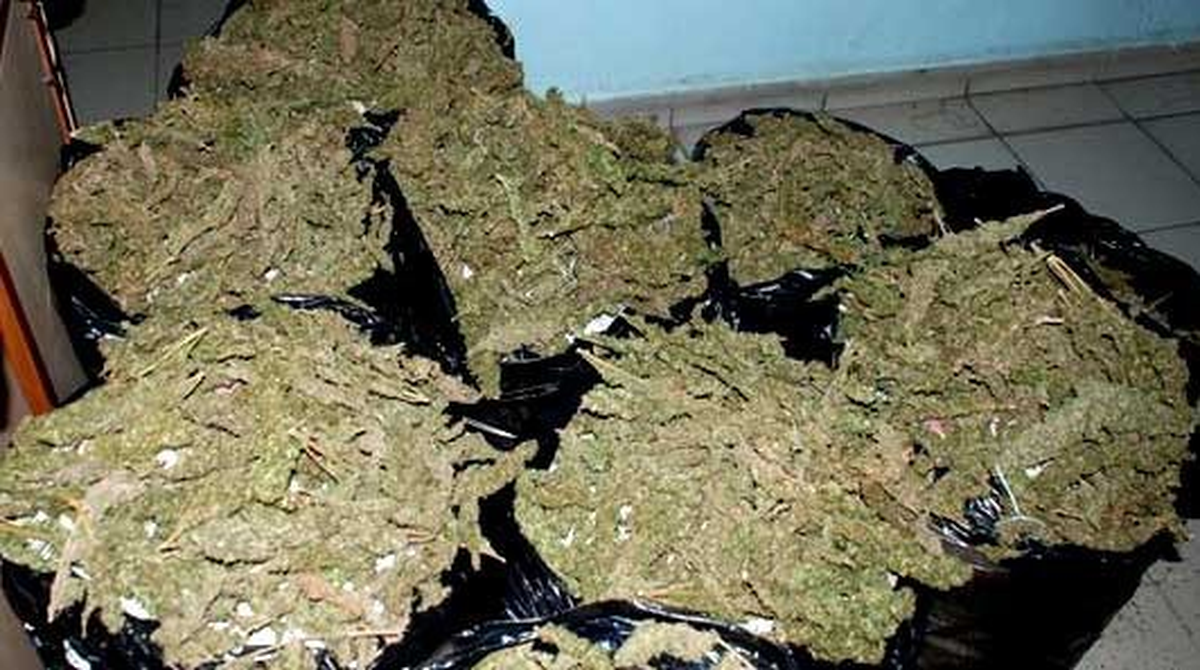 Sınır Hattına Bırakılmış Çuvalda 15 Kilo Esrar