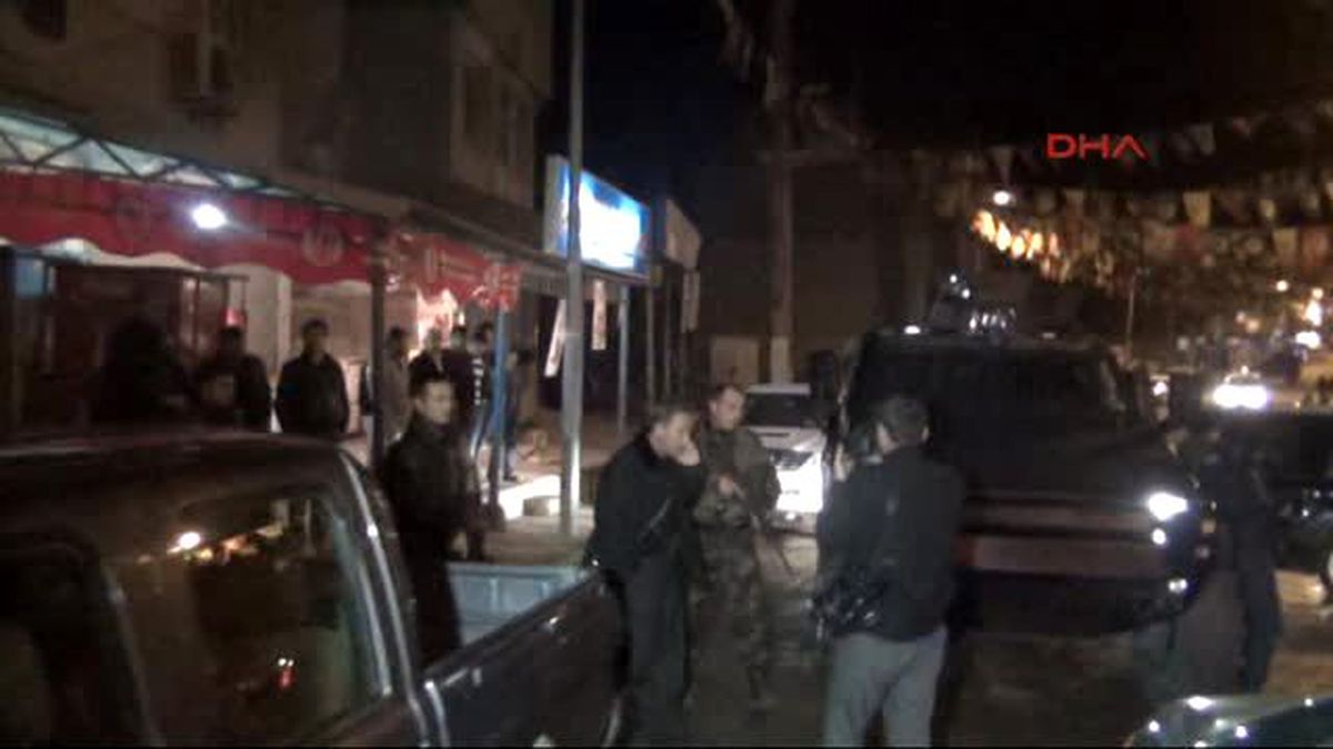 Şırnak\'ta Ak Partili Adayayın Evine Molotoflu Saldırı