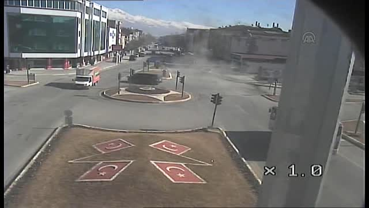 Erzincan\'da Trafik Kazaları, MOBESE\'ye Yansıdı