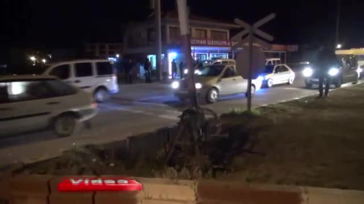 Afyonkarahisar\'da Hemzemin Geçit Kazası