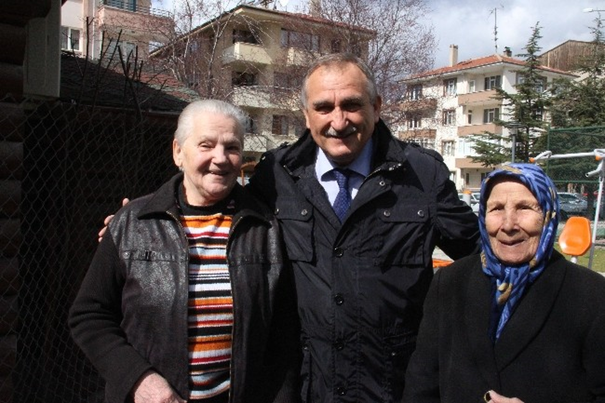 Ak Partililer Bahçelievler Mahallesine Çıkarma Yaptı
