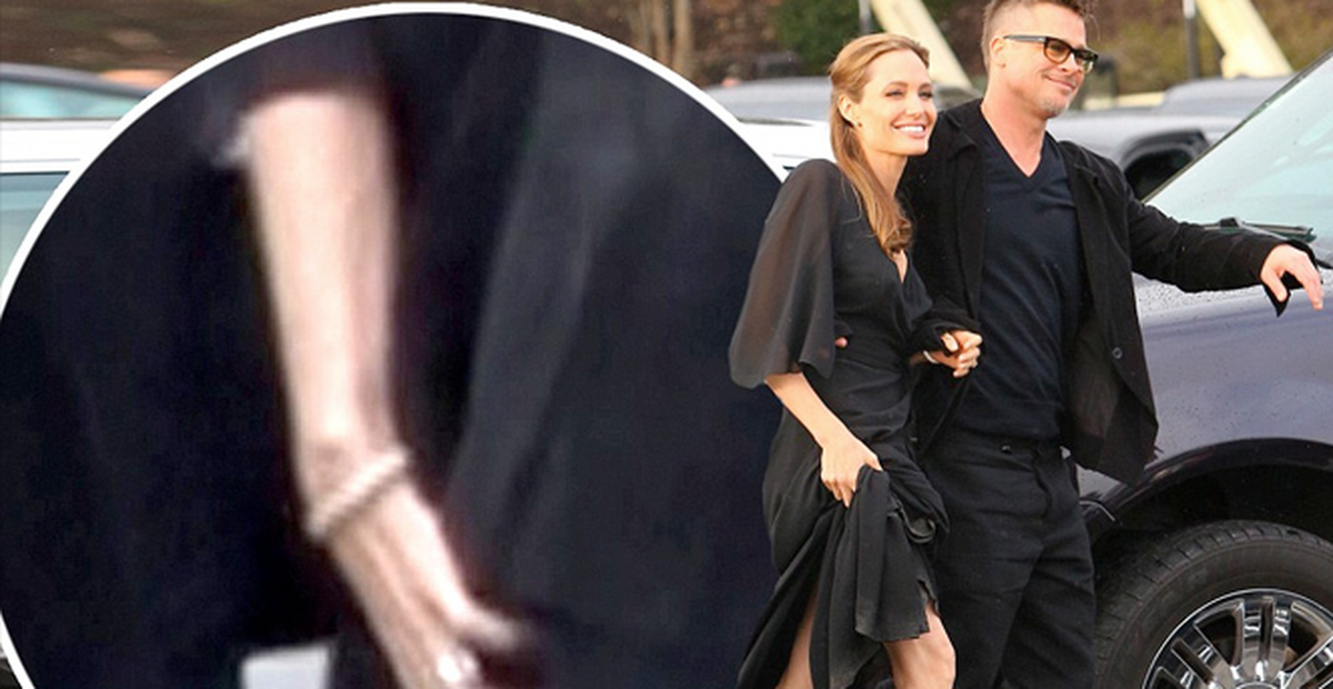 Angelina Jolie Brad Pitt'in Kalçasına Dokundu