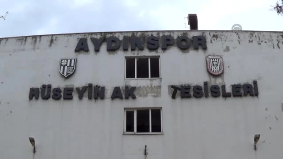 Aydınspor\'un eski tesislerinde yangın -