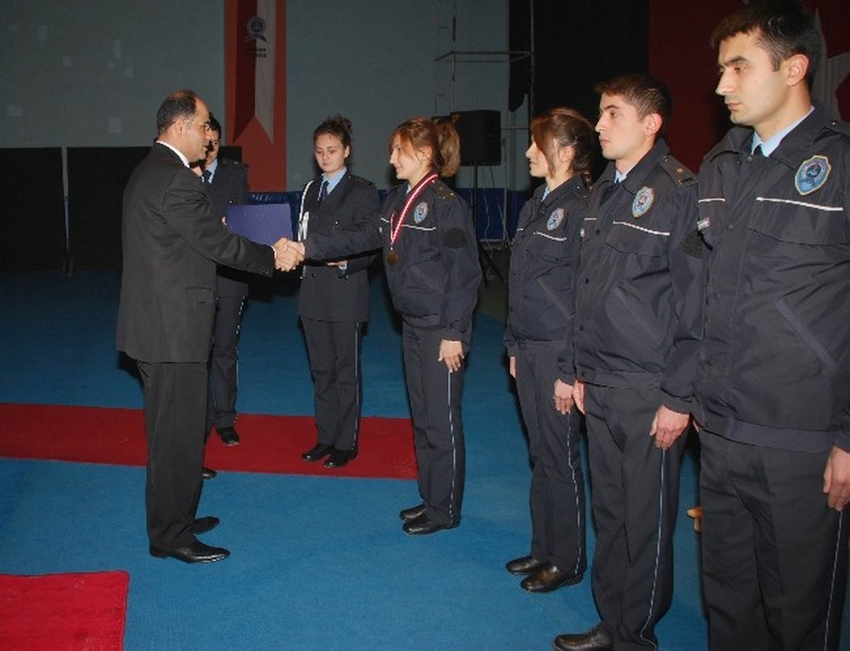 Bayan Polis Adayı Atışta Erkekleri Geçti