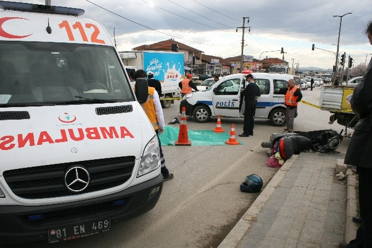 Beton Mikseriyle Motosiklet Çarpıştı: 1 Ölü