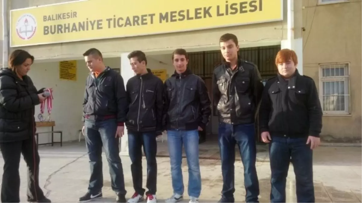 Burhaniye Ticaret Meslek\'te Futsal Heyecanı