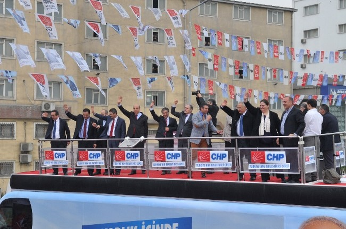 CHP Lideri Kılıçdaroğlu: "Türkiye\'de İlk Metronun Kazmasını CHP Vurdu"