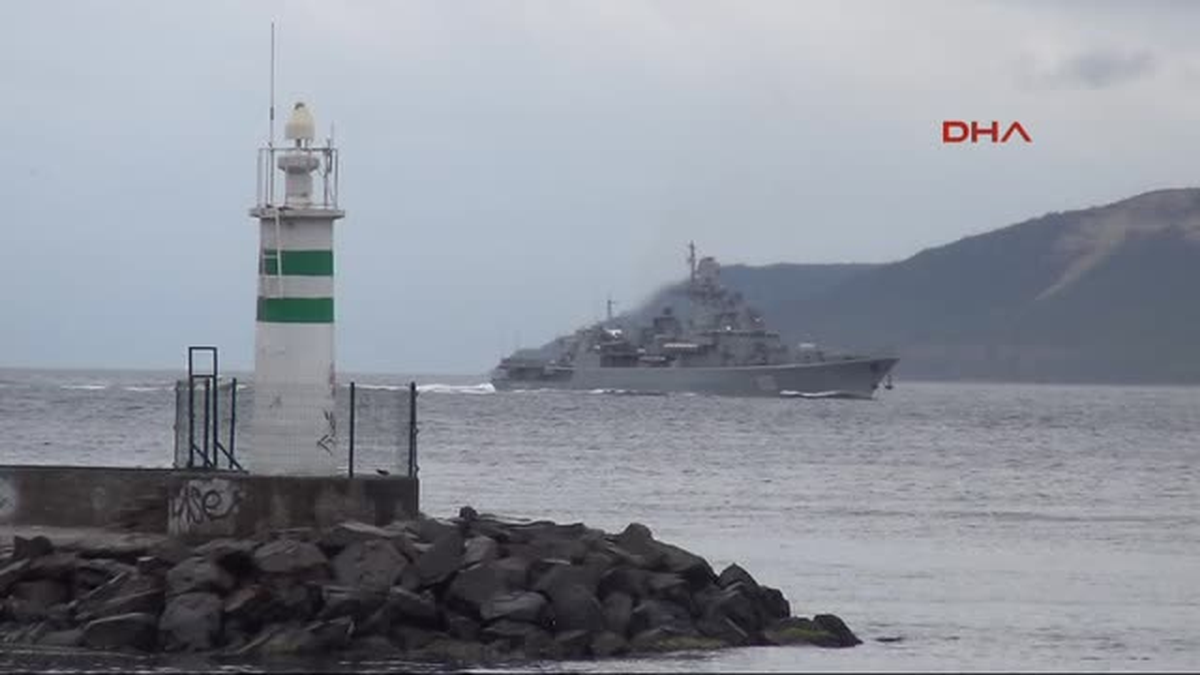 Dha Yurt;rus\'lardan Sonra Bu Kez Ukrayna Savaş Gemisi Geçti