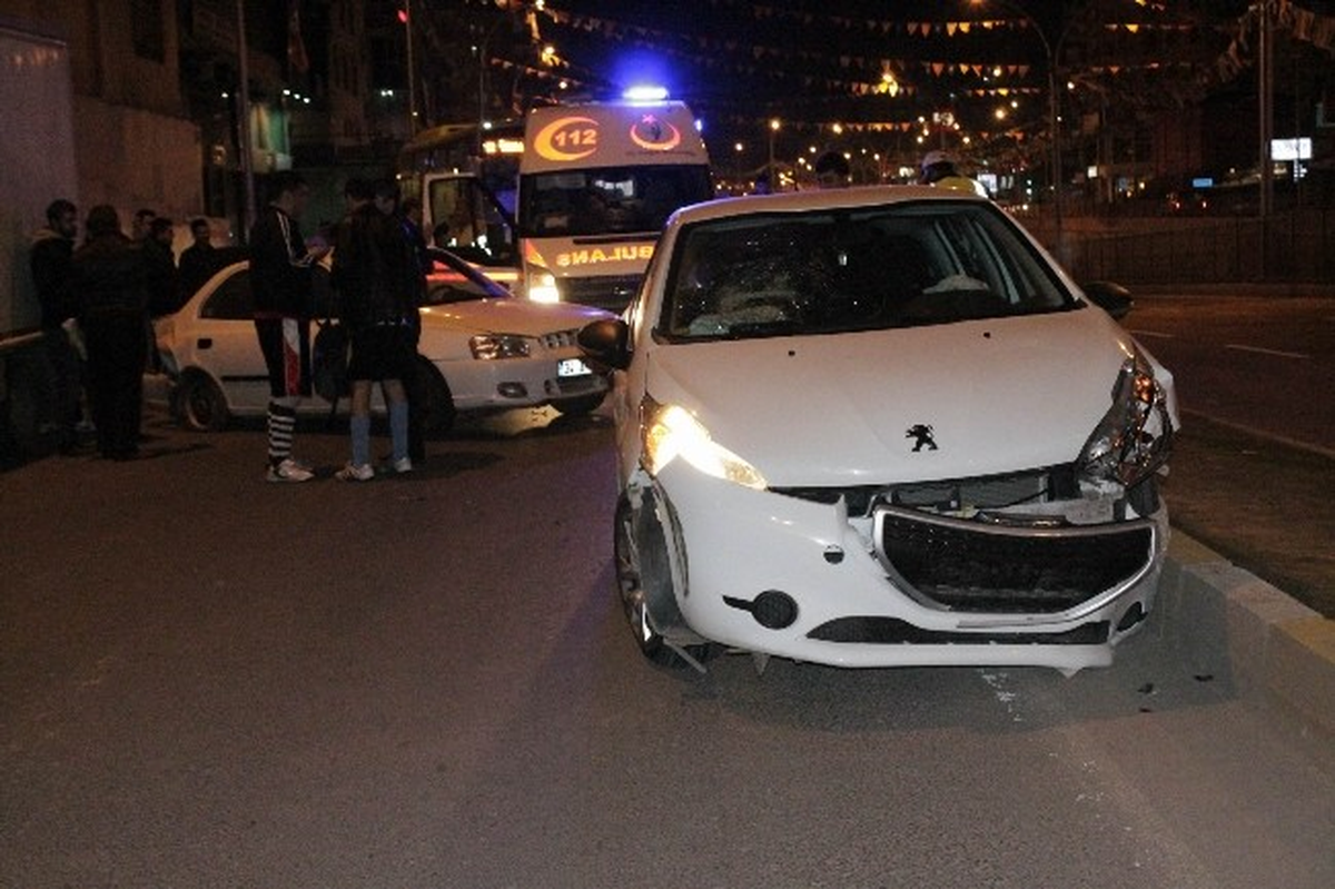 Diyarbakır\'da Trafik Kazası: 1 Yaralı