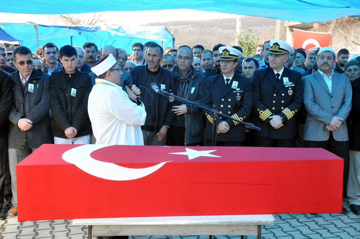 Geçirdiği Rahatsızlık Sonucu Ölen Ere Hazin Tören