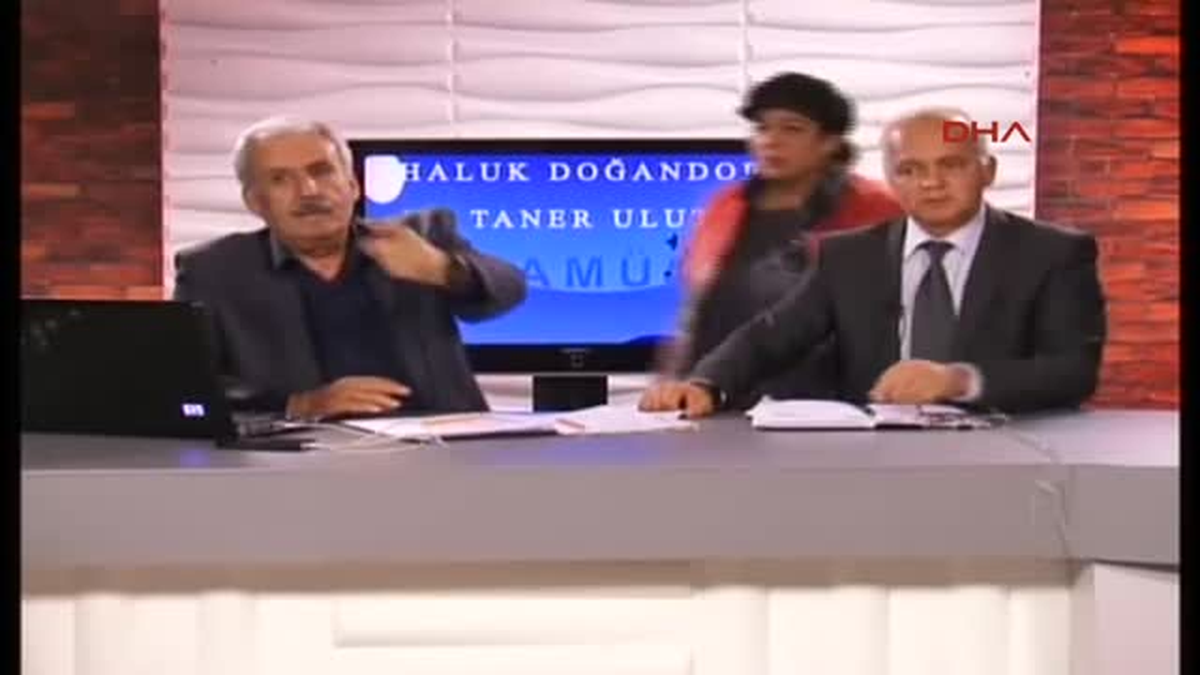 Genel Yayın Yönetmeni ile Tartıştı Canlı Yayını Bastı