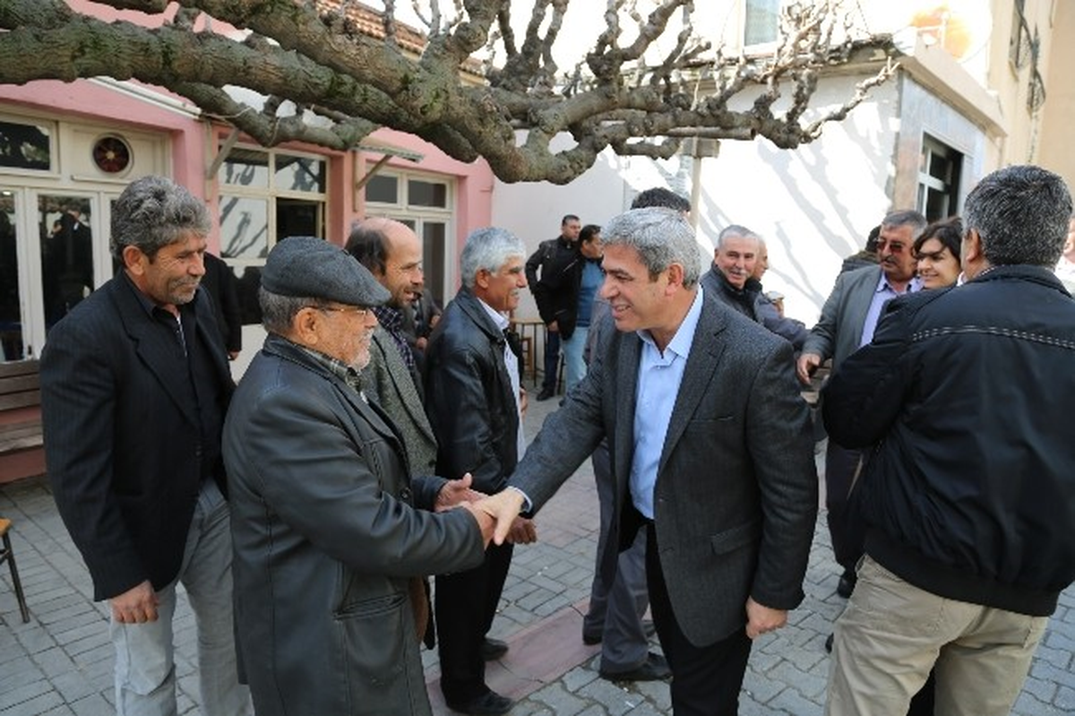 Gökçealan\'da Selçuk Belediye Başkanı Ülgür\'e Sevgi Seli
