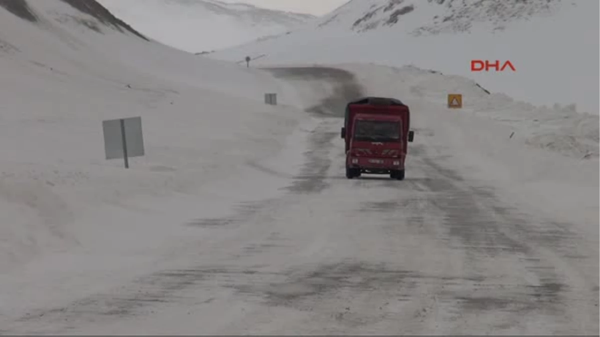 Kar Yağmayınca Bahçesaray Yolu da Kapanmadı