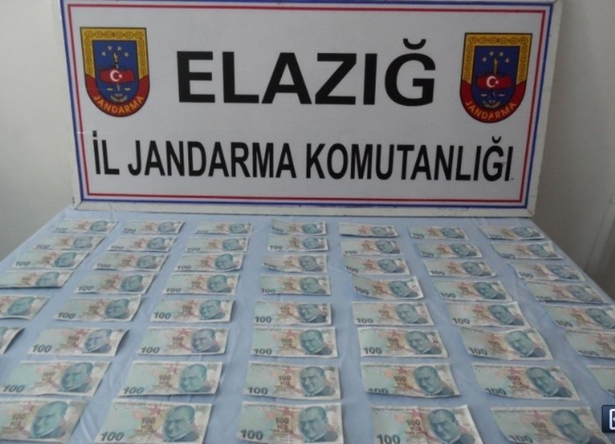 Sürücüsünün Üzerinden 5 Bin 400 Lira Sahte Para Çıktı