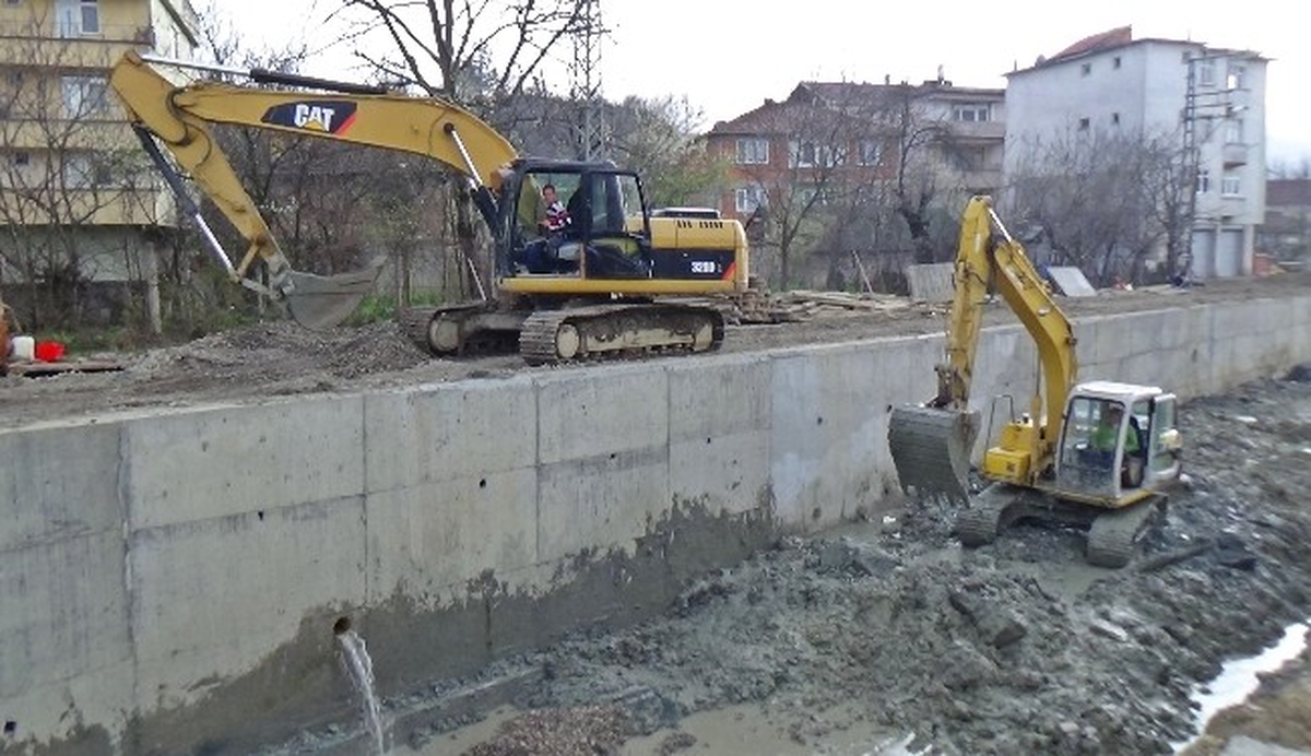 Taşkınlara Neden Olan Dereye Sette Yapılıyor
