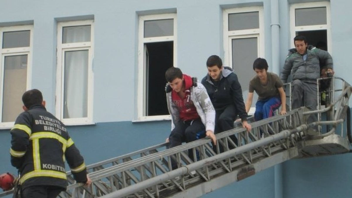 Uzunköprü\'de Yapılan Yangın Tatbikatı Gerçeği Aratmadı