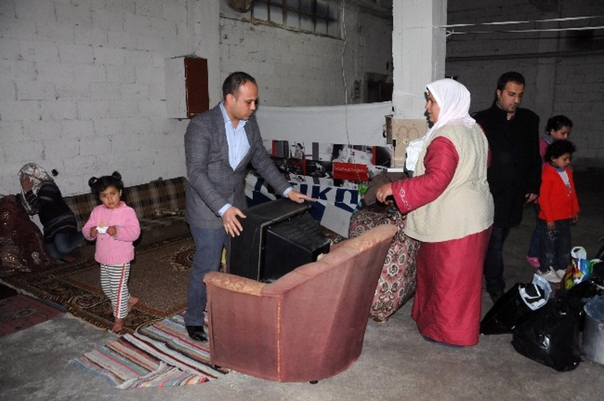 Zor Şartlarda Yaşayan Suriyeli Ailelere Yardım