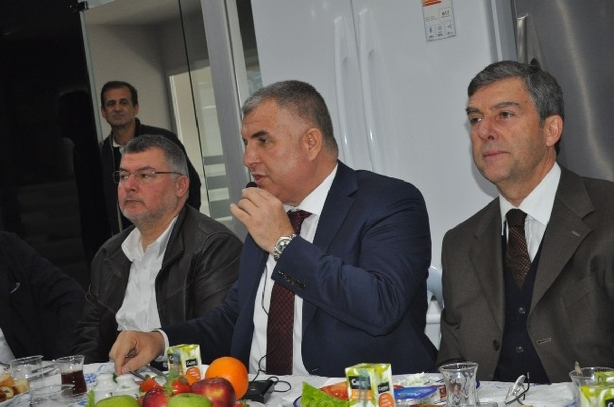 AK Parti Adayı Bulut, Müteahhitlerle Bir Araya Geldi