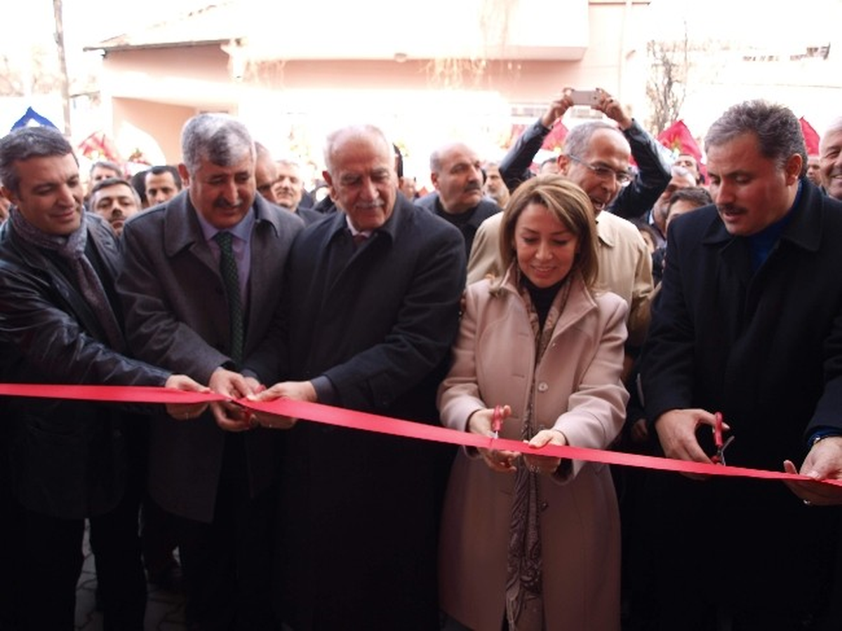 AK Parti Yeşilyurt Seçim Bürosu Törenle Açıldı