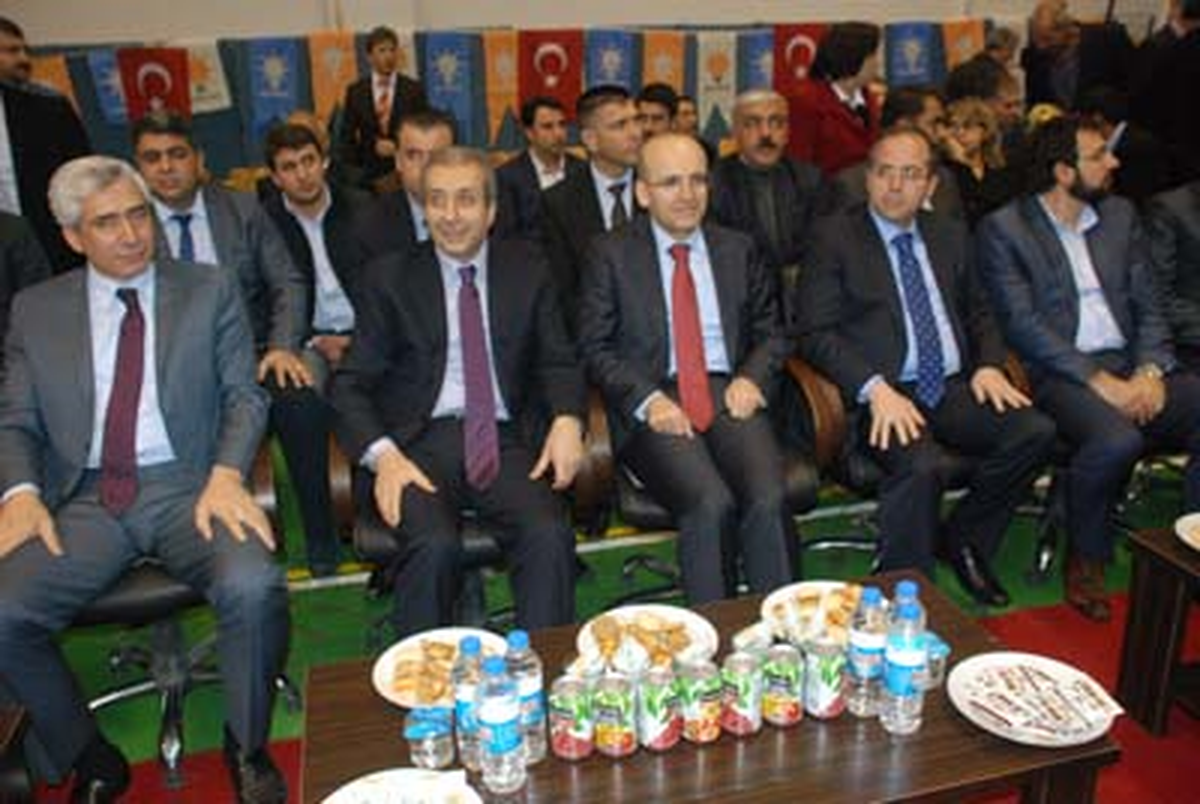 Altaç, Bakanları Karşıladı