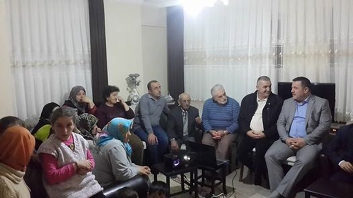 Başkan Adayı Cüneyt Yemenici Sıkılmadık El Bırakmıyor