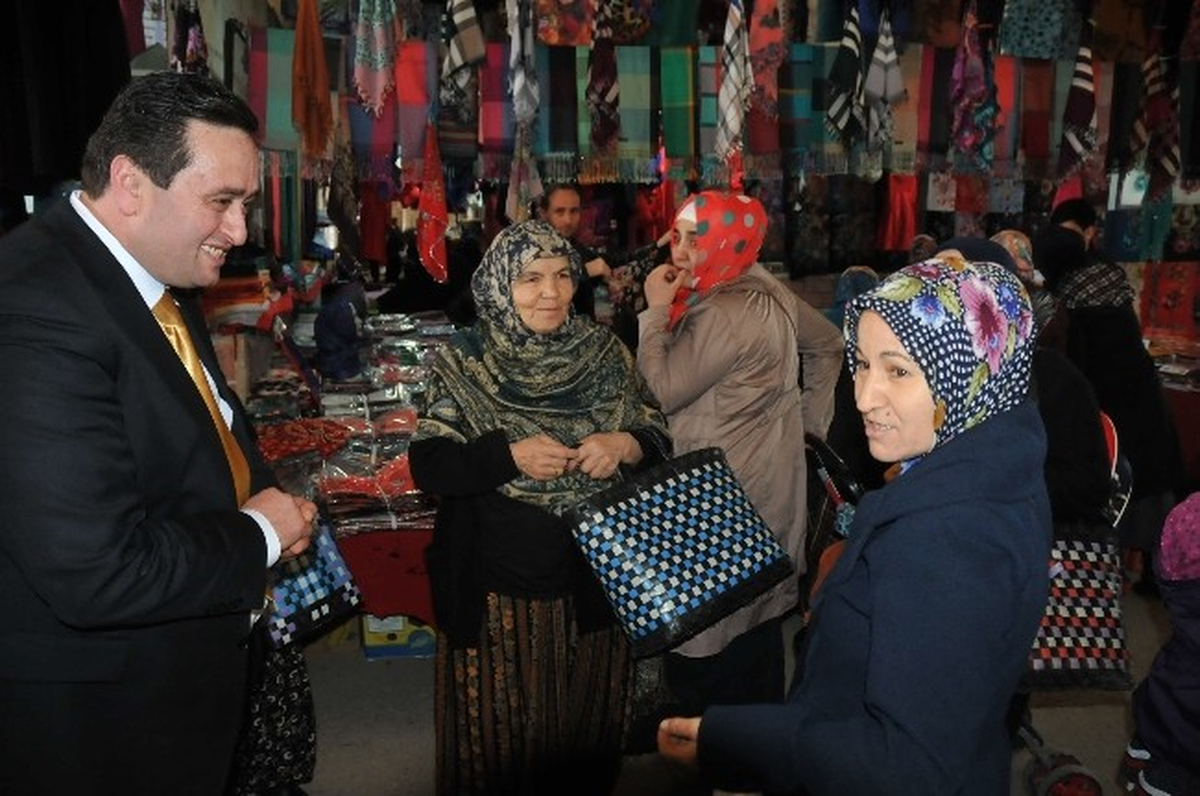 Başkan Adayı Yanmaz Pazar Yerinde Esnaf ve Vatandaşlarla Buluştu