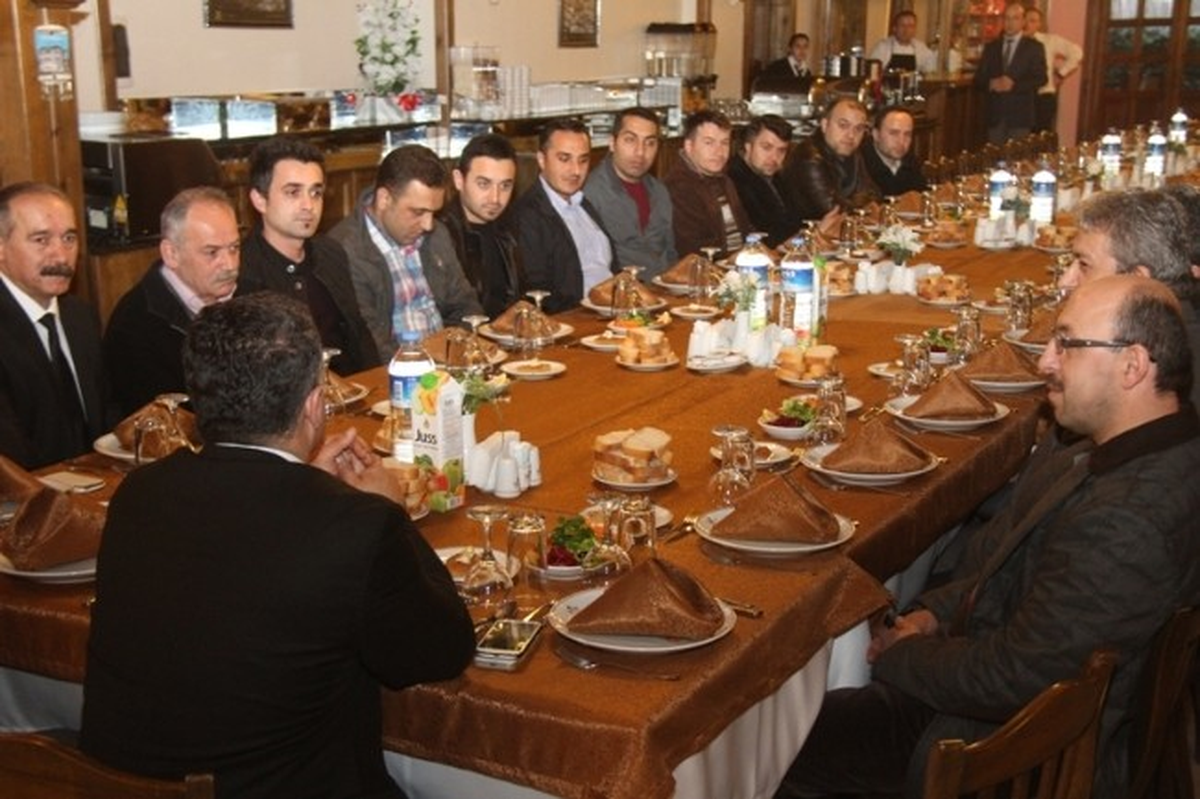 Başkan Aksoy Berberlerle Bir Araya Geldi