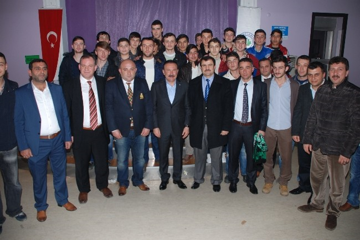 Başkan Doğan İzmit\'teki Spor Kulüpleriyle Bir Araya Geldi