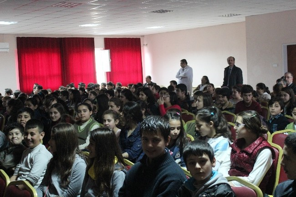 Bergama Belediyesi\'nden Çocuklara Deprem Eğitimi