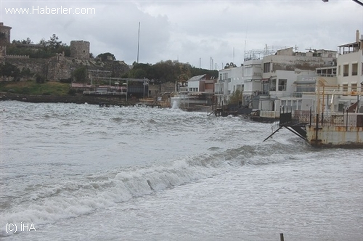 Bodrum\'da Fırtına ve Sağanak Yağış