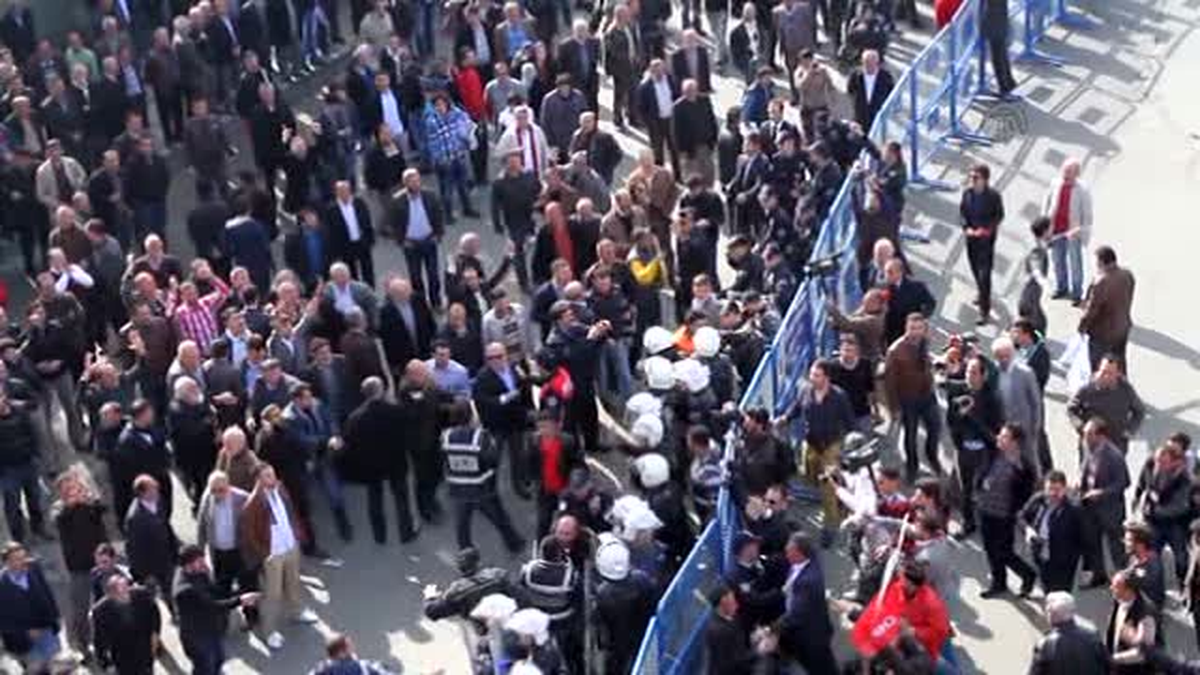 Rize\'de AKP\'lilerle CHP\'liler Arasında Tehlikeli Gerginlik