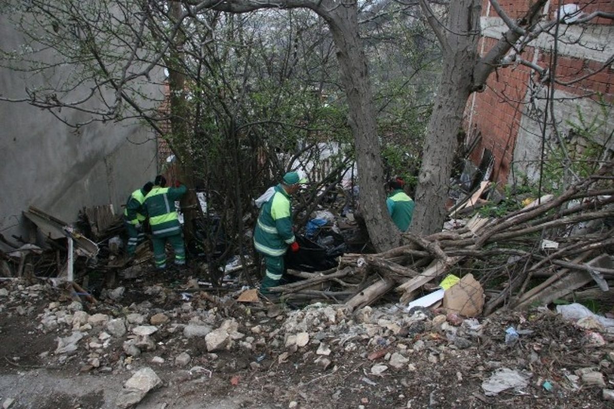 Çöp Evden 3 Ton Atık Çıktı