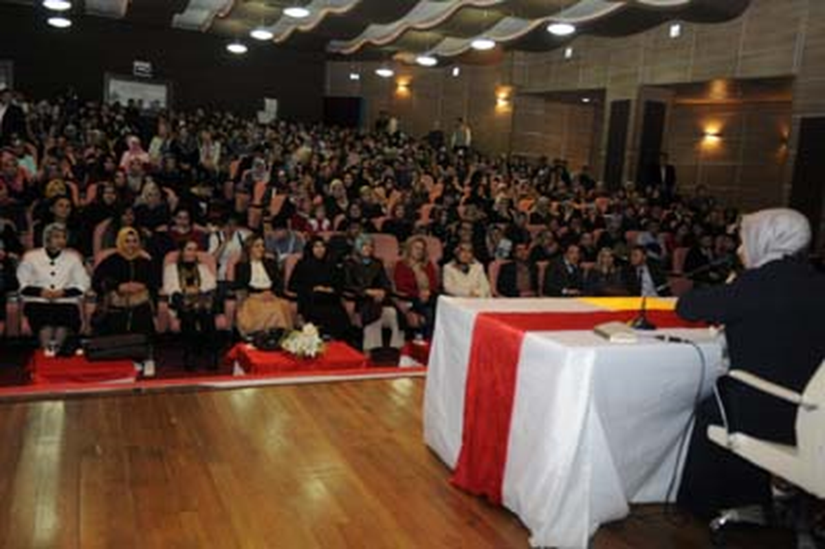 Diyarbakır\'da "Eşim Aşkım Olsun" Söyleşisi