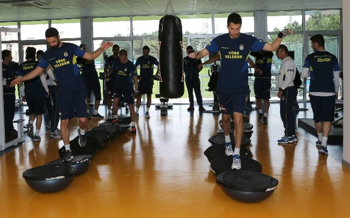 Fenerbahçe, Trabzonspor Maçının Hazırlıklarını Sürdürüyor