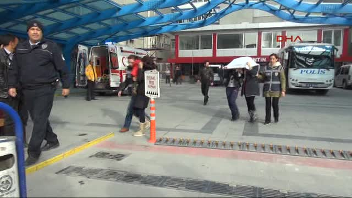 Fuhuş Şebekesinin Lideri Kadının Eşi de Banka Aracı Soymuş
