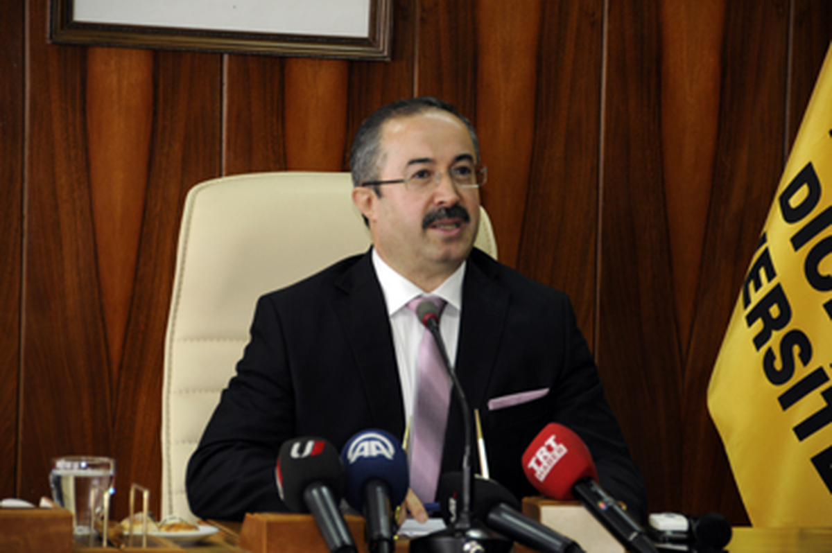 Gelin Hep Birlikte Hevsel\'e Ağaç Dikelim