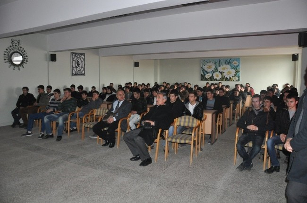 Gençlik Merkezinden Anlamlı Belgesel Gösterimleri