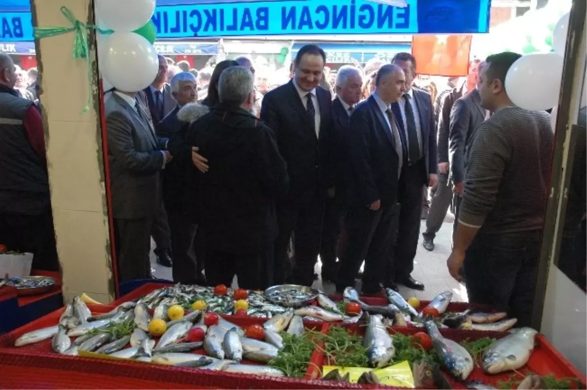 Giresun\'un İlk Balık Pazarı Olan "Çotanak Balık Pazarı" Hizmete Girdi