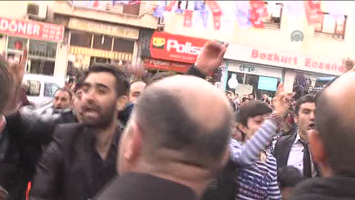 HDP Aksaray İl Binası Açılışında Gerginlik