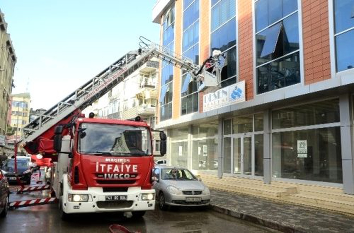 Kocaeli\'de Deprem ve Yangın Tatbikatı
