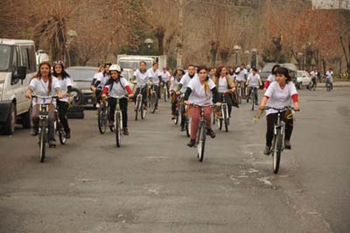 Kadınlar Yeşil Bir Yaşam İçin Pedal Çevirdi 