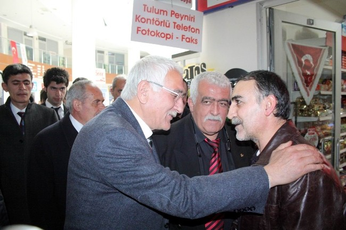 Karakaya ve MHP Teşkilatı Otobüs Terminalini Ziyaret Etti
