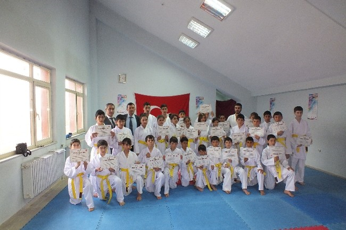 Karate Kursu Sertifika Töreni