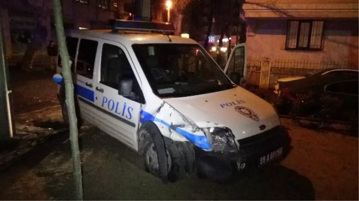 Liseli Öğrenciler Polis Aracına Çarptı: 2 Polis Yaralı