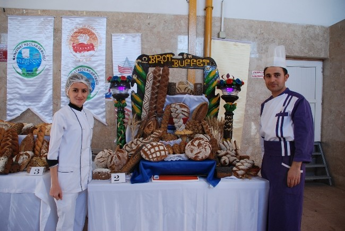 Manavgat Aşçılar Derneği\'nden Mini Ekmek ve Pasta Yarışması