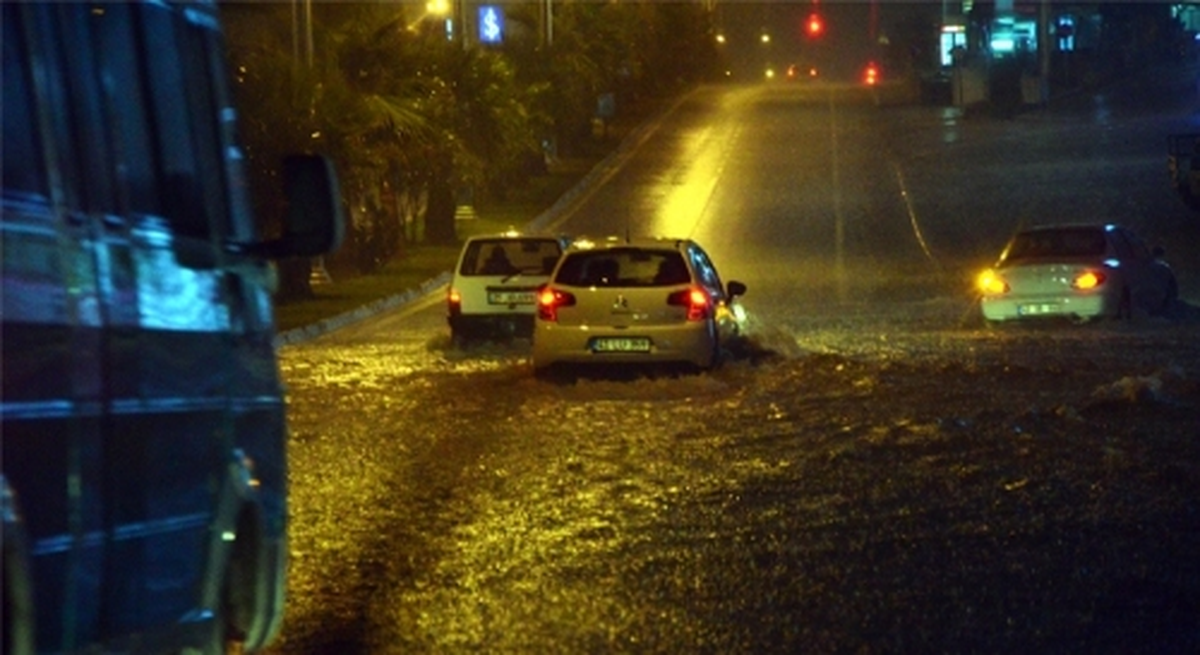 Mersin\'deki Şiddetli Yağış